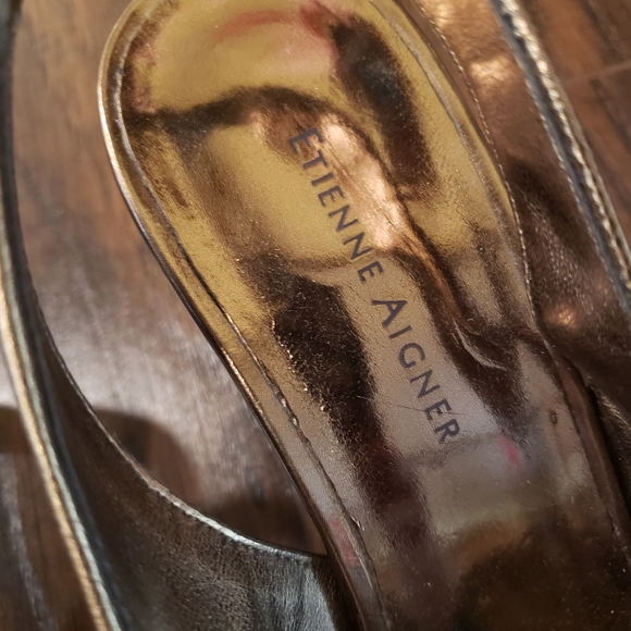 *5/$25* Etienne Aigner Gold Heels Sandals Size 6 - Picture 4 of 6
